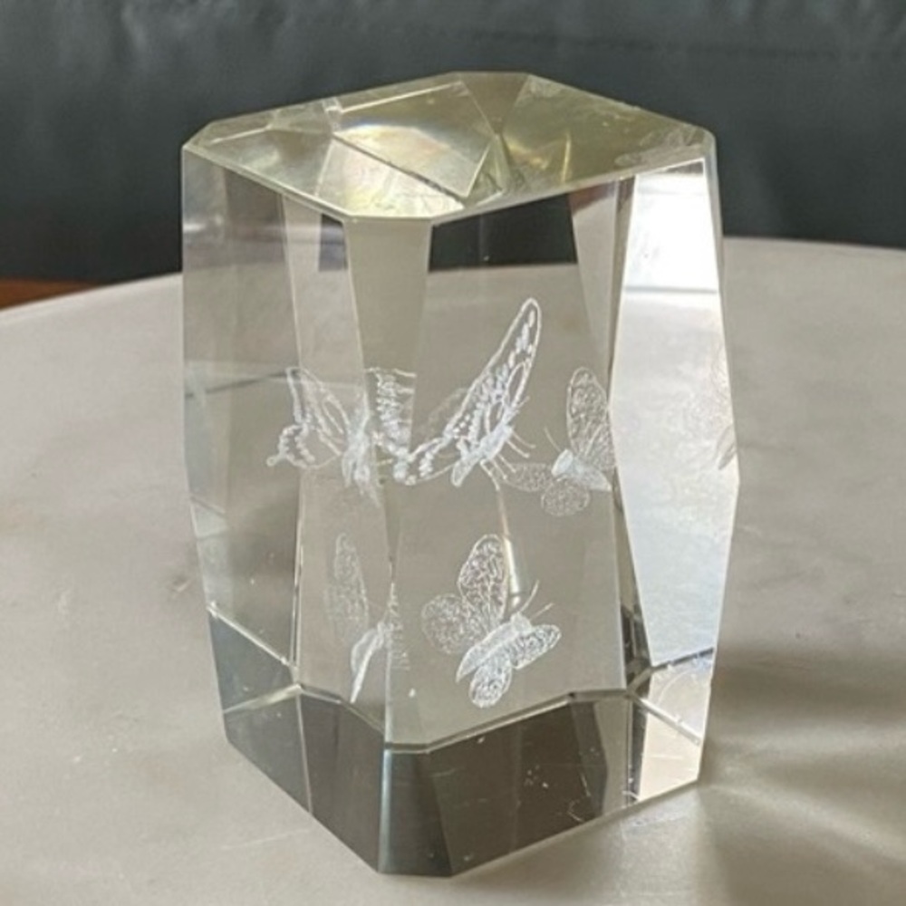 🦋 3D LASER Etched BUTTERFLIES Crystal PAPERWEIGHT